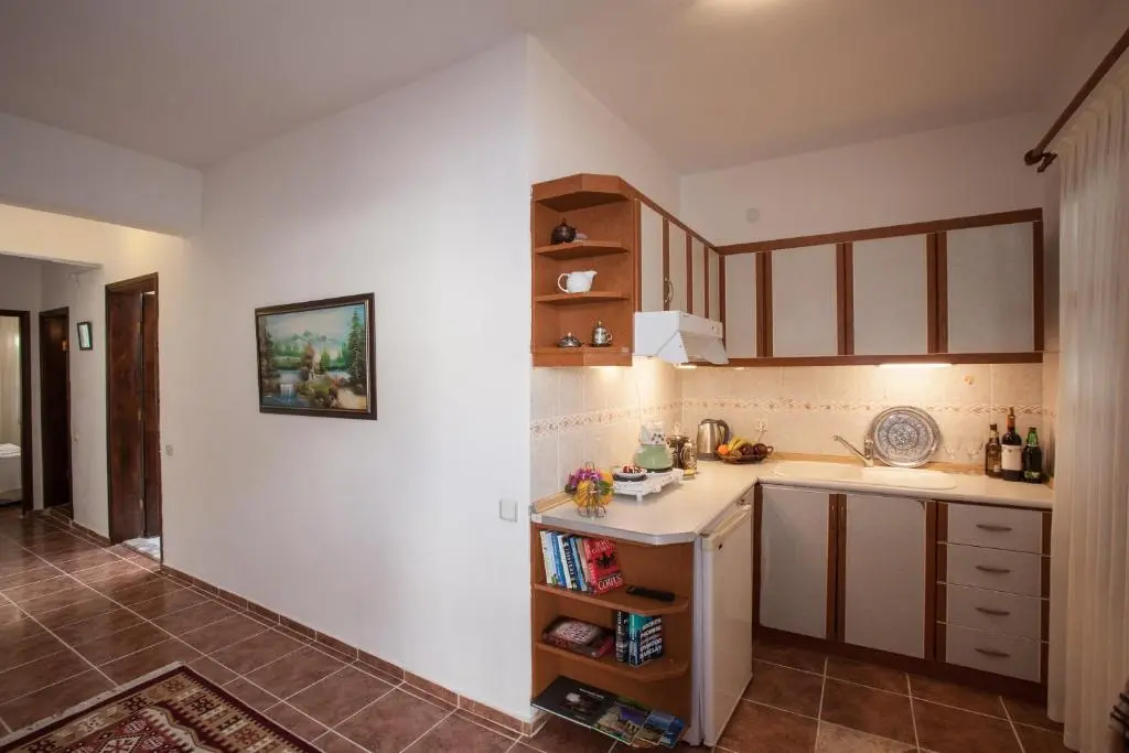 Fitted kitchen